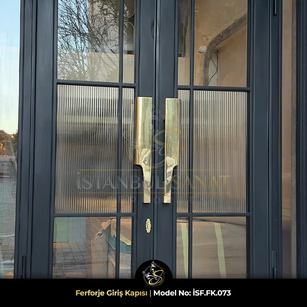 Ferforje giriş kapısı